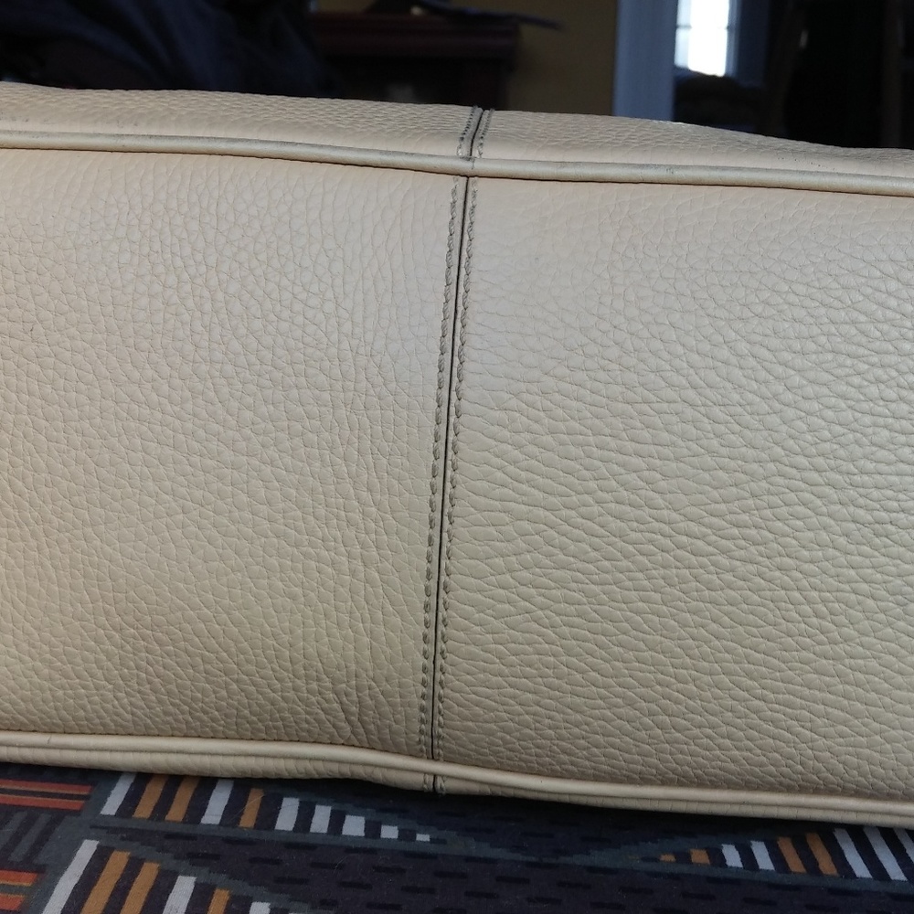 Tod's Miky Butter Pebbled Leather Hobo Bag - Picture 3 of 9